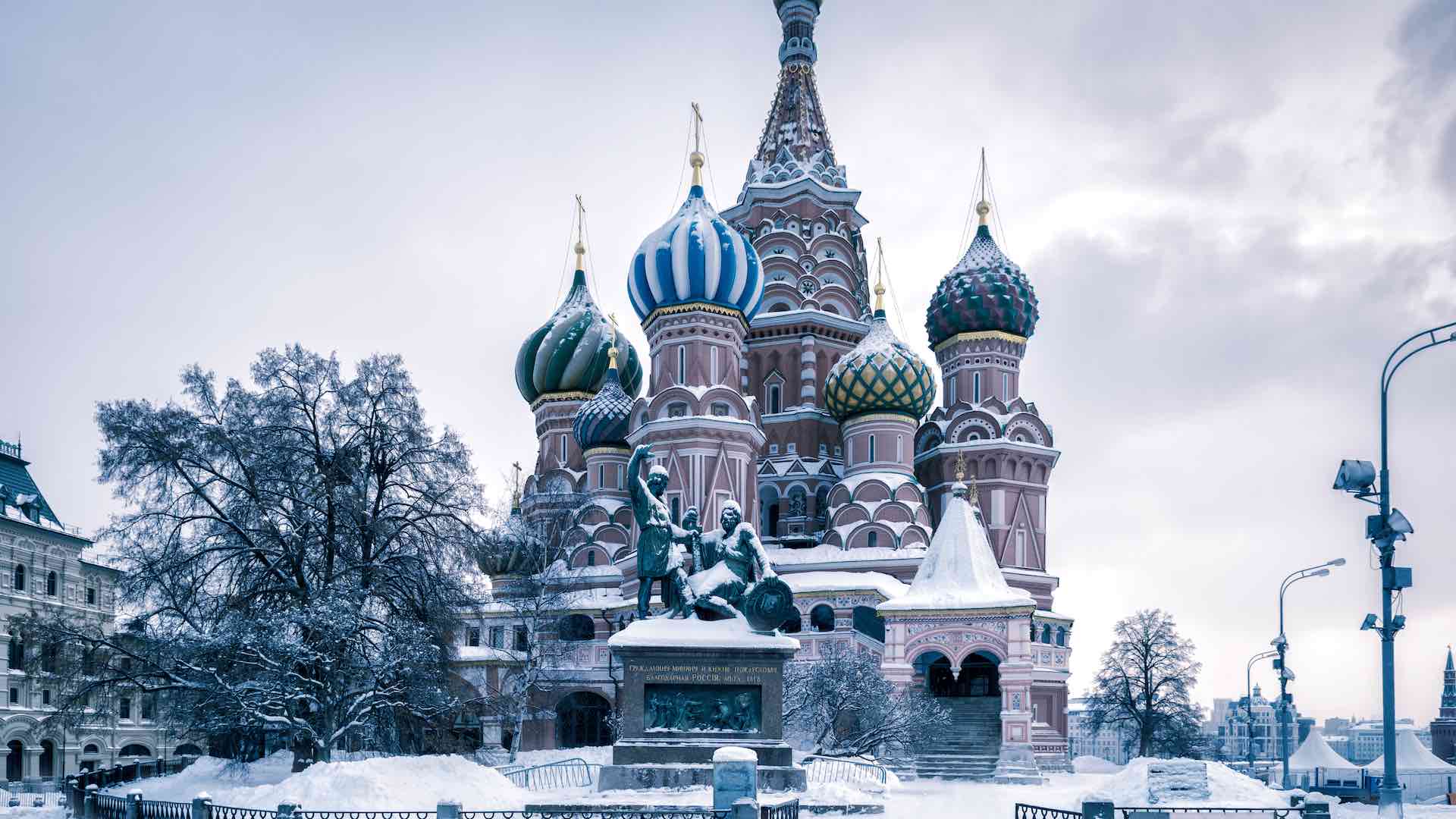 Severe blizzard hits Russia, causes major disruptions in Moscow