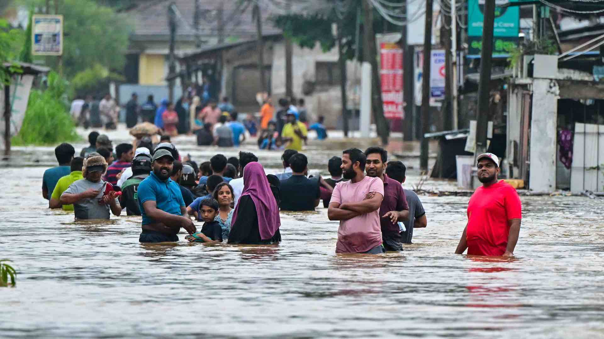 Heavy rains in Sri Lanka prompt school closures, 10 dead