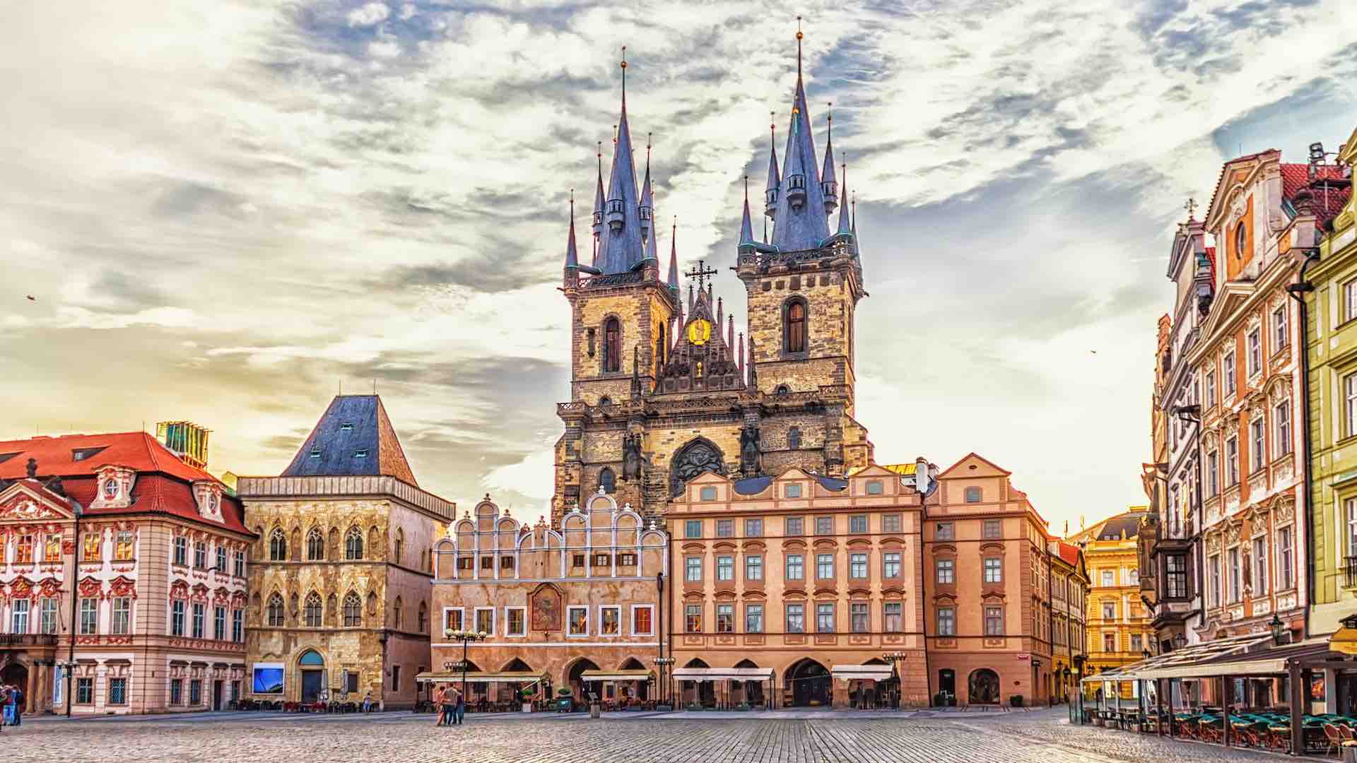 Etihad Airways to launch direct flights to Warsaw and Prague in 2025